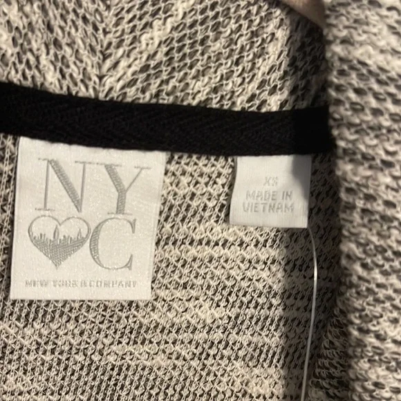 NWT New York & Company asymmetrical zipper sleeveless sweater vest size XS - Picture 4 of 9